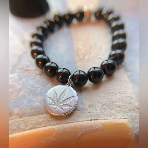 HIGH POINT JEWELRY BLACK ONYX BEADED
BRACELET STERLING SILVER SATIVA LEAF
CHARM - Picture 1 of 7